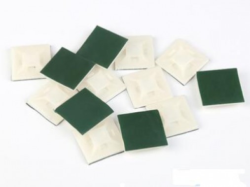 Площадка самоклеющаяся 40*40 под хомуты-белый(уп./100 шт) HLT