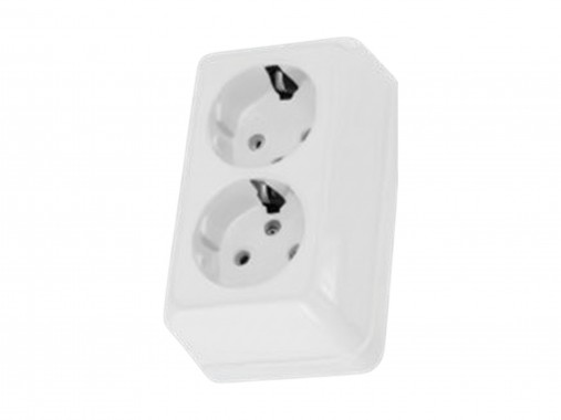 Розетка LE ROSE двухместная с заземлением открытой установки 16A белый NATIVA